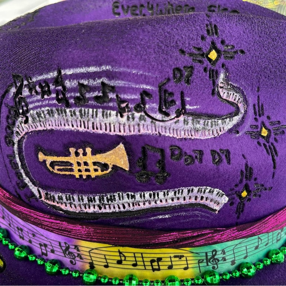 Sun catcher, Mardi Gras, Festive James Brown hat ❤️☀️ - Picture 10 of 12